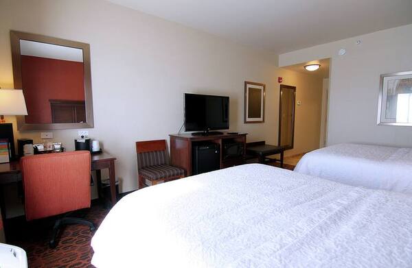 Hampton Inn & Suites Grand Forks