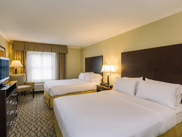 Holiday Inn Express & Suites Merrimack
