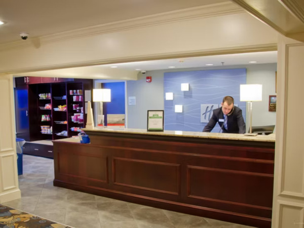 Holiday Inn Express & Suites Merrimack