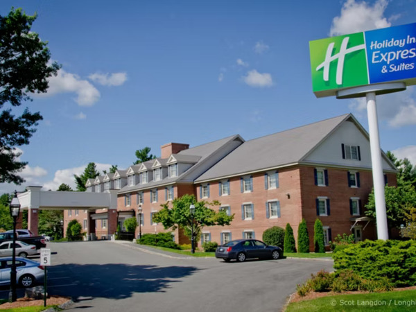 Holiday Inn Express & Suites Merrimack