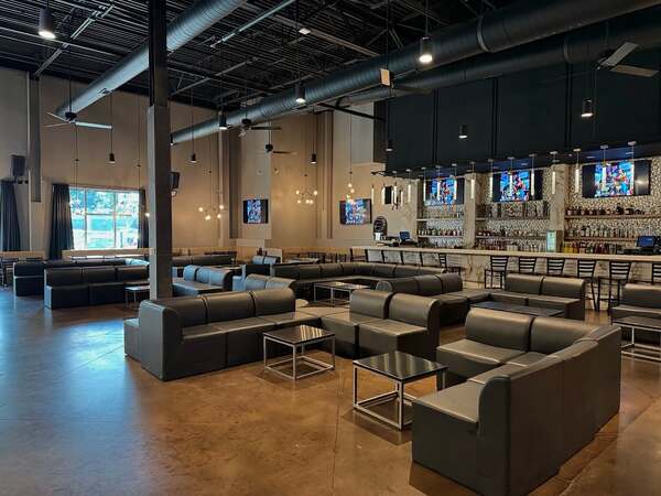 Harold's Chicken and Ice Bar