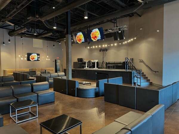 Harold's Chicken and Ice Bar