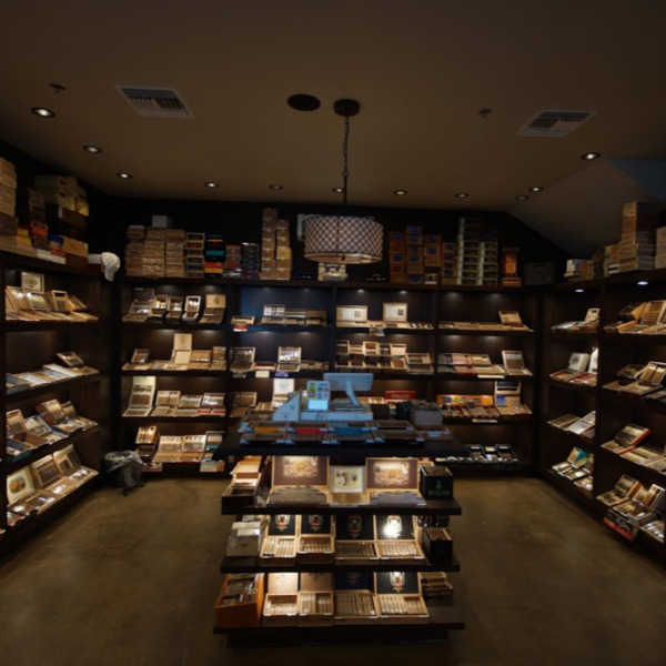 Puro Cigar Bar Lounge