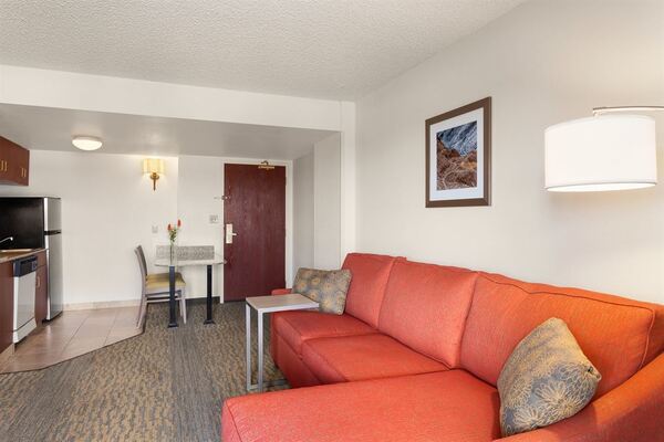 Hampton Inn & Suites Denver-Cherry Creek