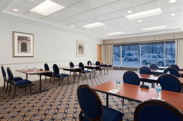 Doubletree by Hilton Newark Penn Station