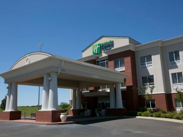 Holiday Inn Express & Suites