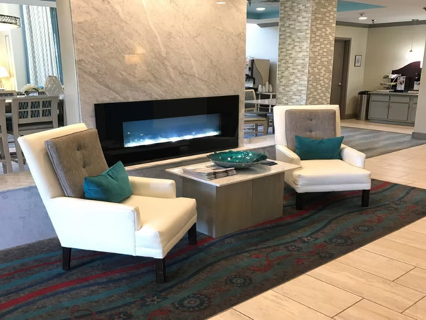 Holiday Inn Express & Suites