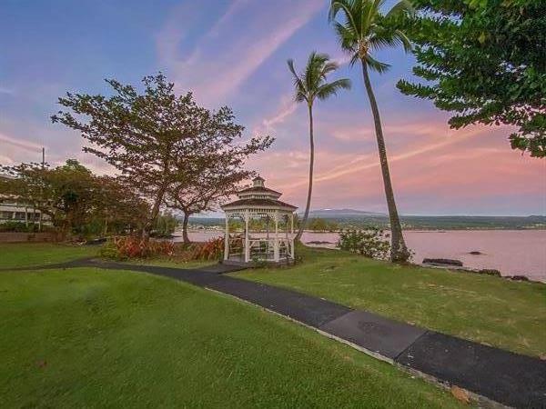 Grand Naniloa Resort - A DoubleTree by Hilton