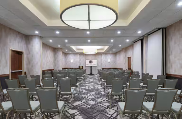 DoubleTree by Hilton Hotel Denver - Aurora