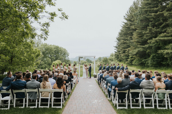 Round Barn Farm B & B Event Center