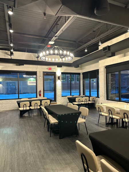 423 Main Bar Grill & Rooftop