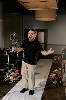 Munaco Pictures (Chicago Wedding Videographer)