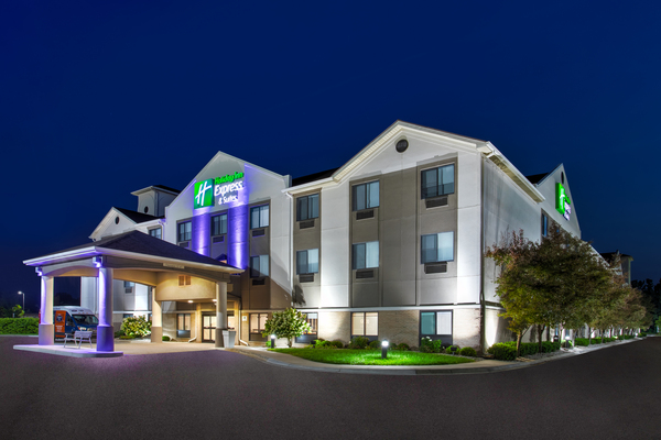 Holiday Inn Express & Suites Belleville