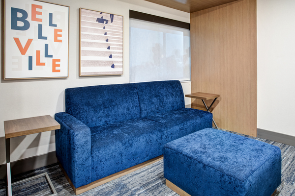 Holiday Inn Express & Suites Belleville