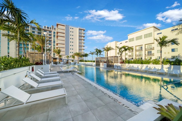 Quantum Flagler Village - The Lawn on 5th