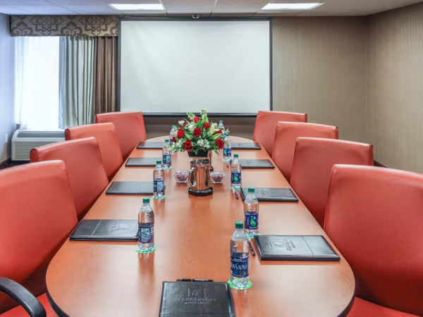 Holiday Inn Knoxville West at Cedar Bluff