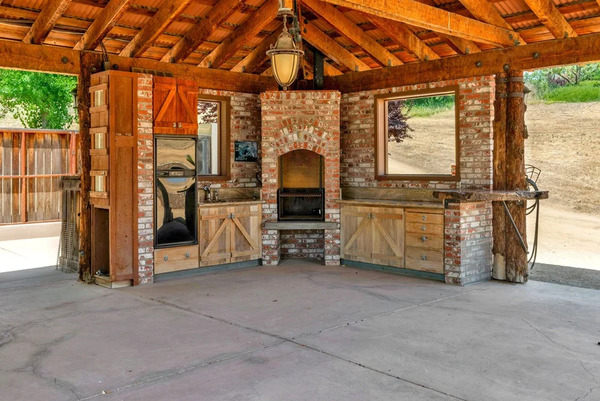 Willow and Oak Estate