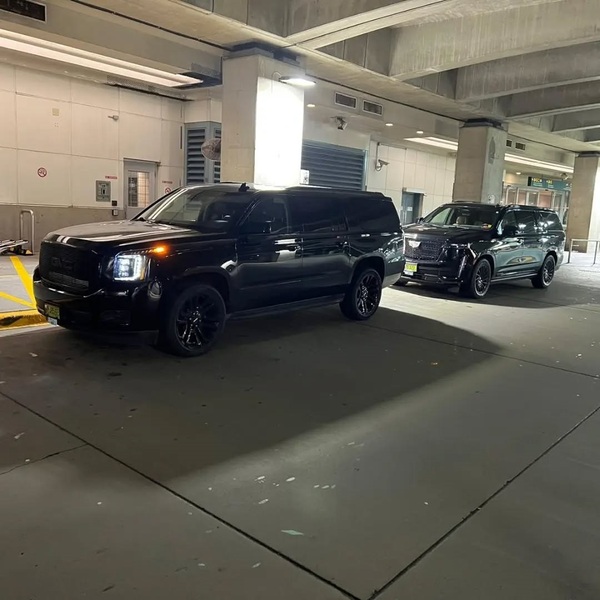 Goldstar Limo and Chauffeurs LTD.