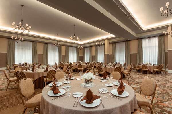 Embassy Suites by Hilton Savannah Historic District