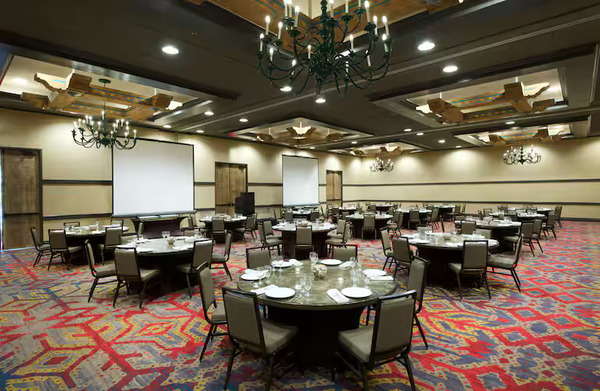 Hilton Santa Fe Historic Plaza