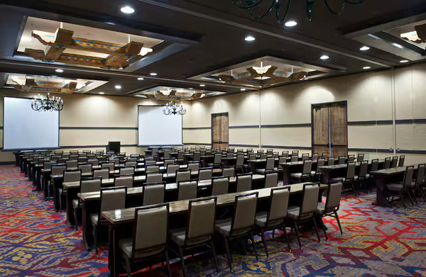 Hilton Santa Fe Historic Plaza