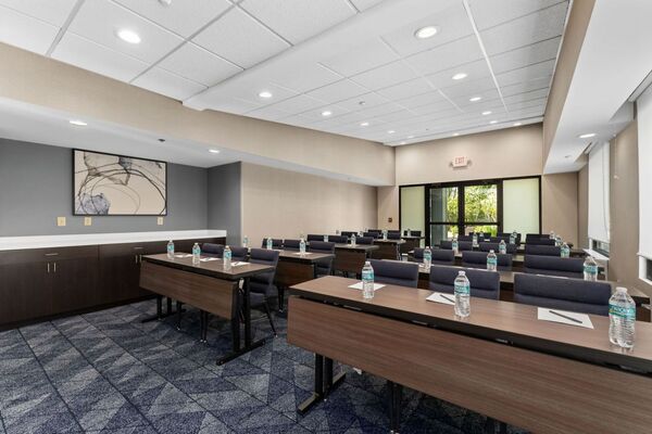 Courtyard Burlington Williston