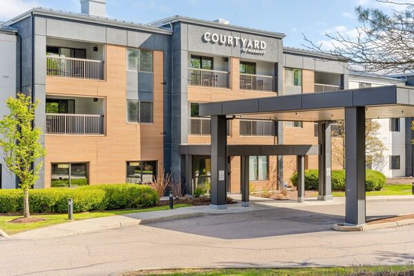 Courtyard Burlington Williston