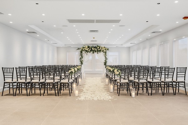 DoubleTree by Hilton New York JFK Airport