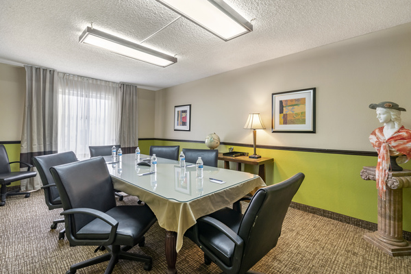 Comfort Inn & Suites St. Pete Clearwater Airport