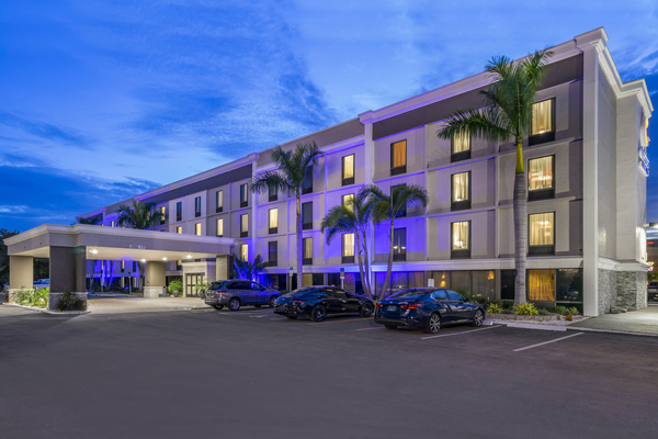 Comfort Inn & Suites St. Pete Clearwater Airport