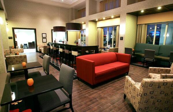Hampton Inn & Suites by Hilton Red Deer
