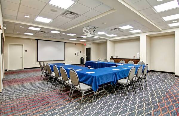 Hampton Inn & Suites by Hilton Red Deer