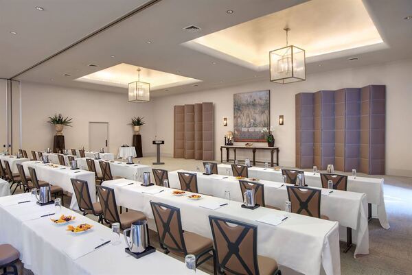 Luxe Hotel Sunset Boulevard