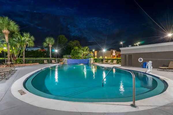 Comfort Inn & Suites St. Pete Clearwater Airport