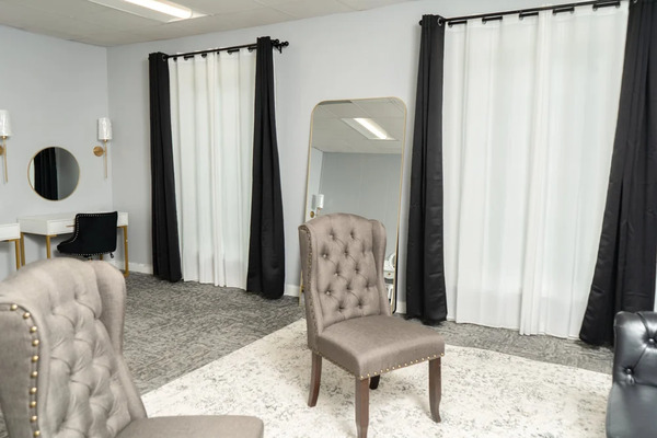 Studio Novella Winston