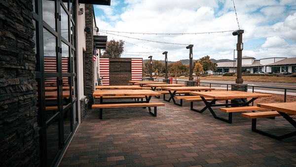 Hendo's Barrel House