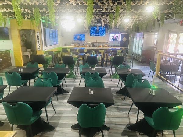 Marlos Bar Libations & Cuisine