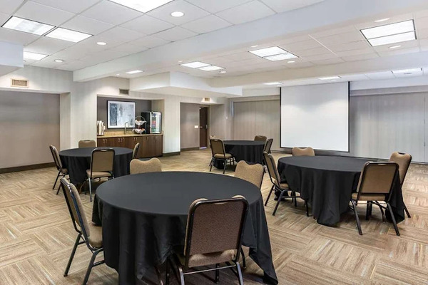 Best Western Plus CottonTree Inn