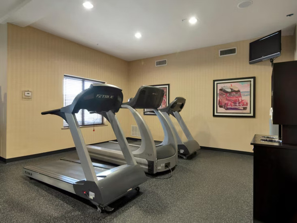Holiday Inn Express & Suites DFW West - Hurst