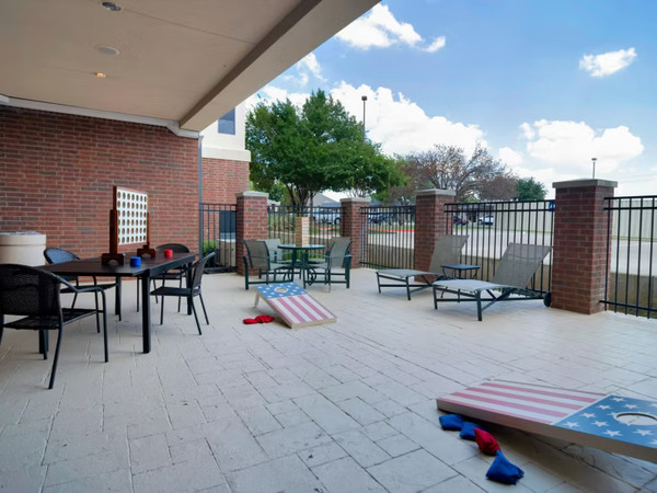 Holiday Inn Express & Suites DFW West - Hurst