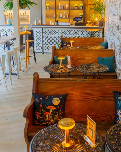 Barrel House Cafe and Bar