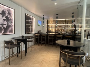 Bar & Lounge for up to 20