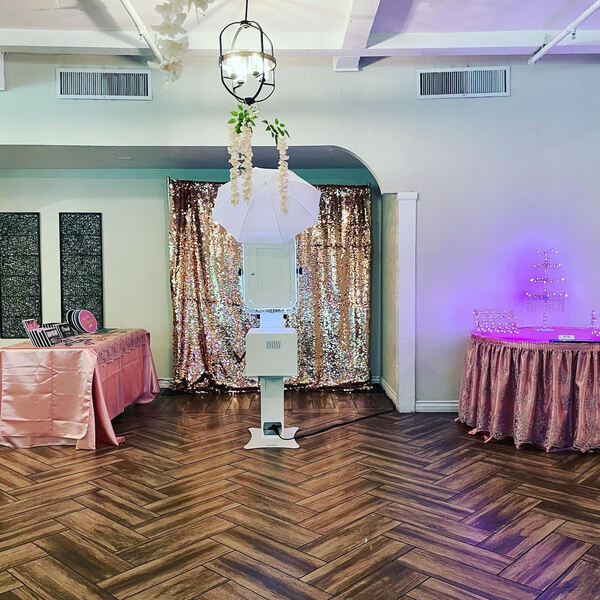 Photo Booth Your Moment