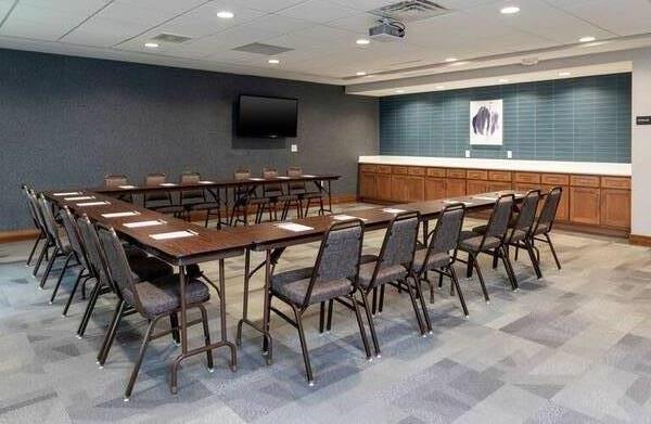 Hampton Inn & Suites