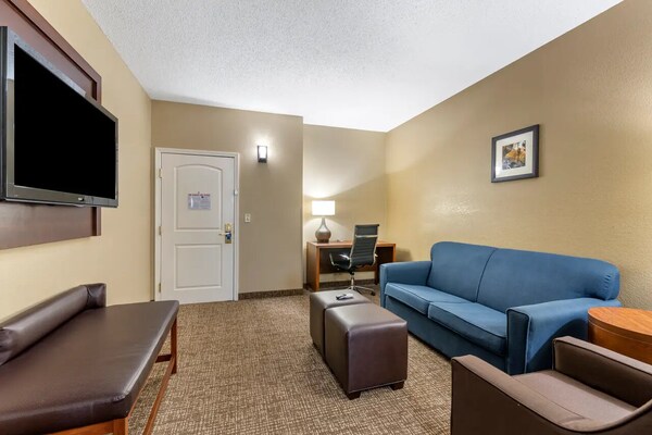 Comfort Inn & Suites