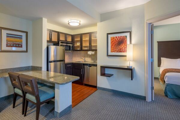 Staybridge Suites Wilmington - Brandywine Valley