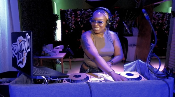 DJ Downtown Lia
