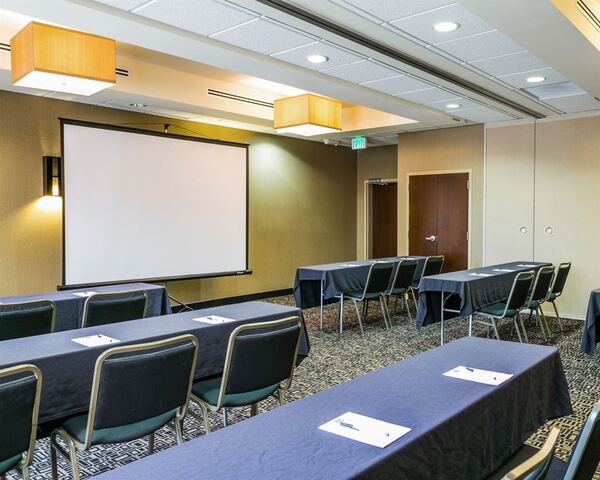 Cambria hotel & suites Denver International Airport