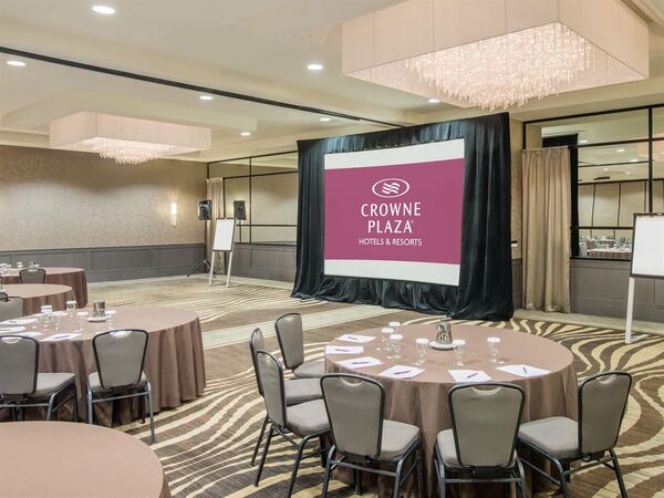 Crowne Plaza Suffern-Mahwah