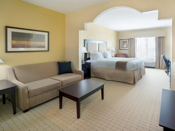 Holiday Inn Express & Suites Georgetown